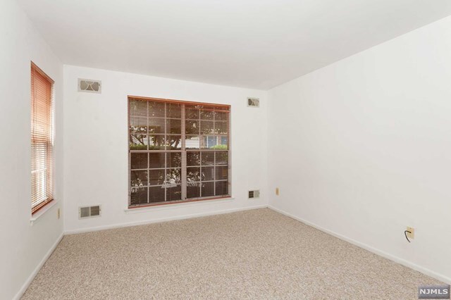Building Photo - 1428 Westgate Dr