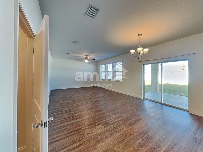 Building Photo - 1079 Summer Stone Lp