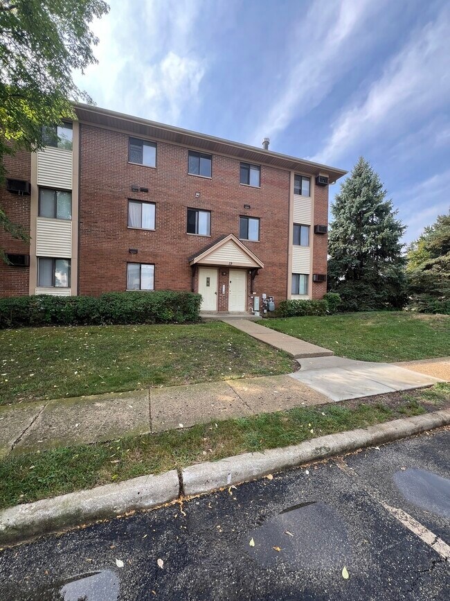 Building Photo - 19 Parkside Ct