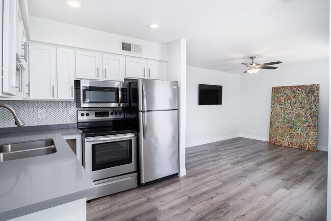 Building Photo - 3131 E Fairmount Ave