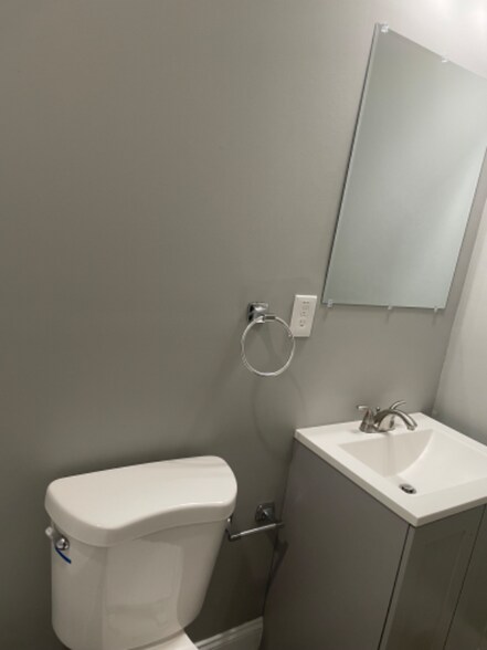 Building Photo - 612 Chestnut Hill Ave