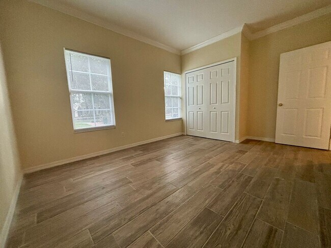 Building Photo - 1107 Croton Pl