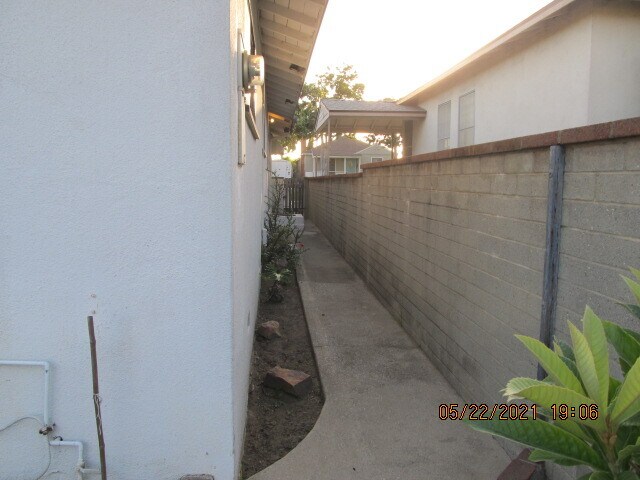 Back door walk - 8124 Gonzaga Ave