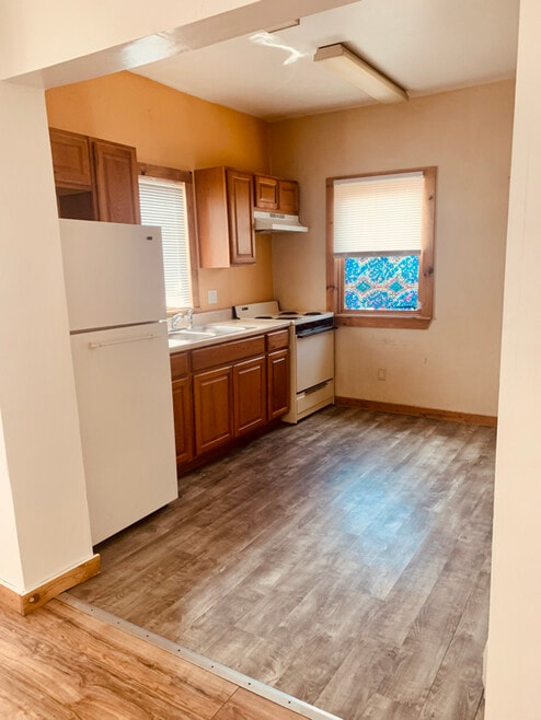 Building Photo - 382 Chestnut St