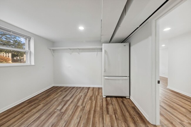 Building Photo - 4647 Johnson Ave