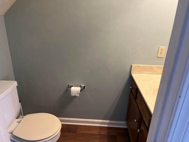 Building Photo - 510 Lost Cir