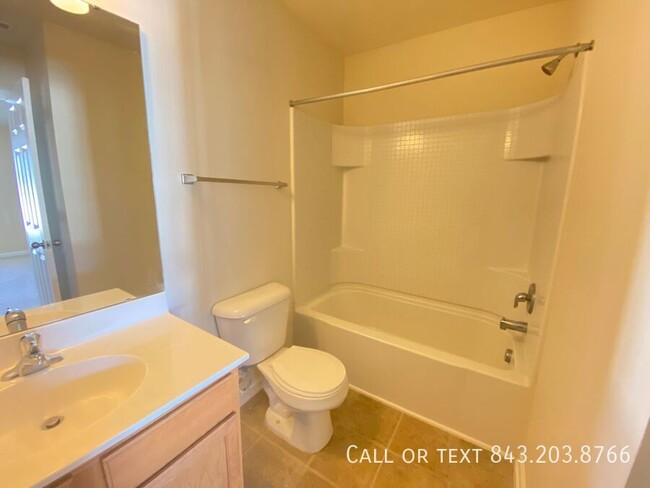 Building Photo - Available Now! Explore this Spacious 3-bed...