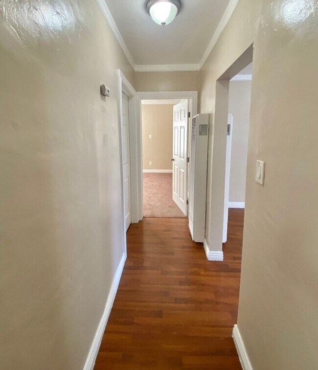 Building Photo - Nice 2 bed 1 bath House in Richmond with Garage - COMING SOON !!