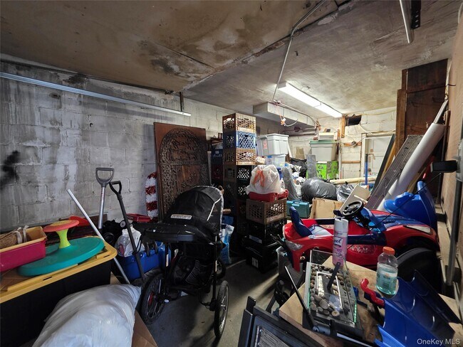 Building Photo - 537 E Chester St