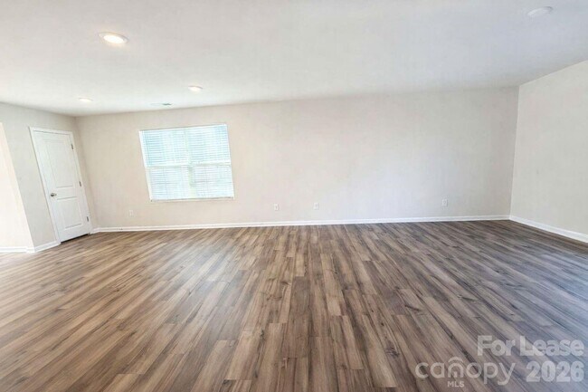 Building Photo - 193 Brentwood Dr