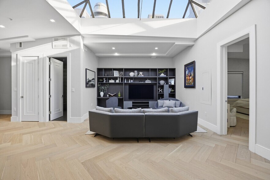 Building Photo - 125 Broad St