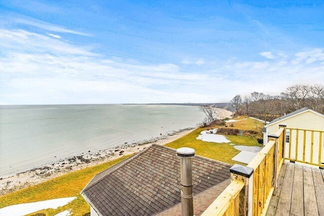 Building Photo - 42 Oak Bluff Cir