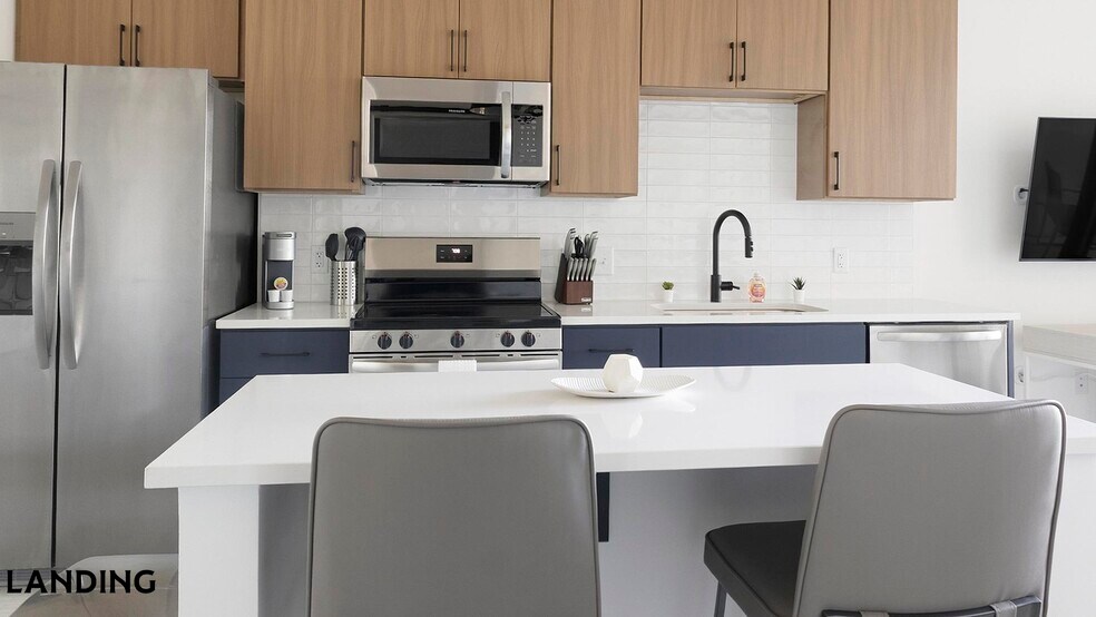 Building Photo - 1007 S Mint St