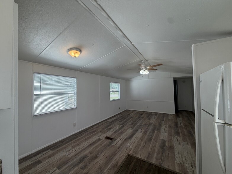 Building Photo - 4865 NW 27th St