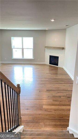 Building Photo - 72 Riverclub Rd