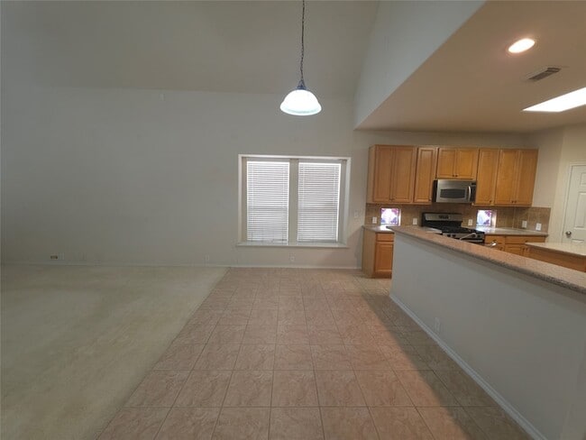 Building Photo - 3027 Providence Oak St