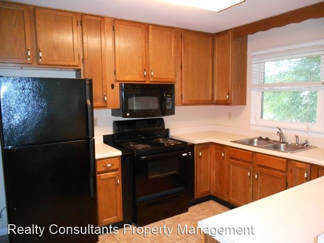 Building Photo - 4 br, 2 bath House - 1701 Elkhart Drive