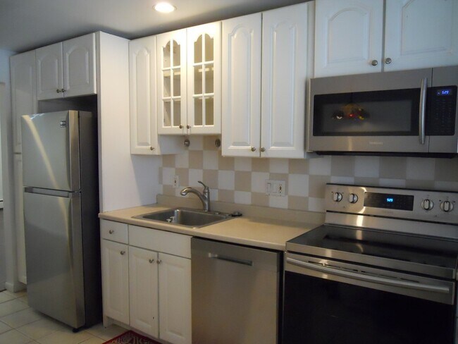 Primary Photo - 68 Bryon Rd