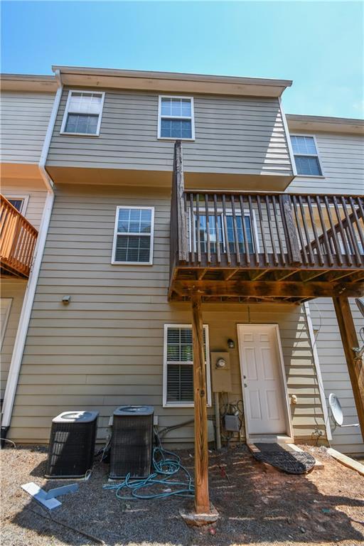 Building Photo - 2201 Landing Walk Dr