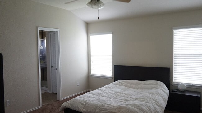 Building Photo - 6302 Cool Creek Dr