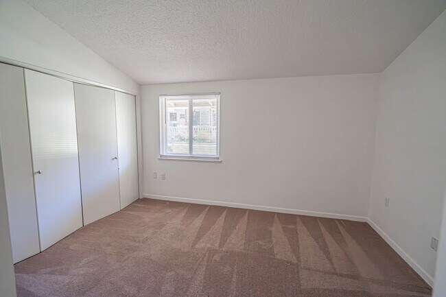 Building Photo - 2 Bedroom Home in Friendly Valley in 55+ C...