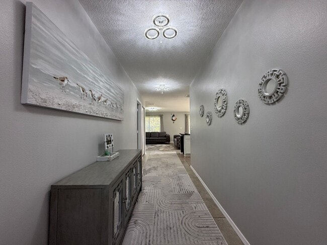 Building Photo - Beautiful updated 3 bedroom 2 bathroom home in Bayberry Lakes (Fully Furnished)