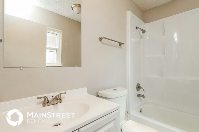 Building Photo - 5934 Lake Bank St