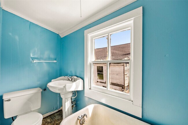 Building Photo - 1524 Mechanic St