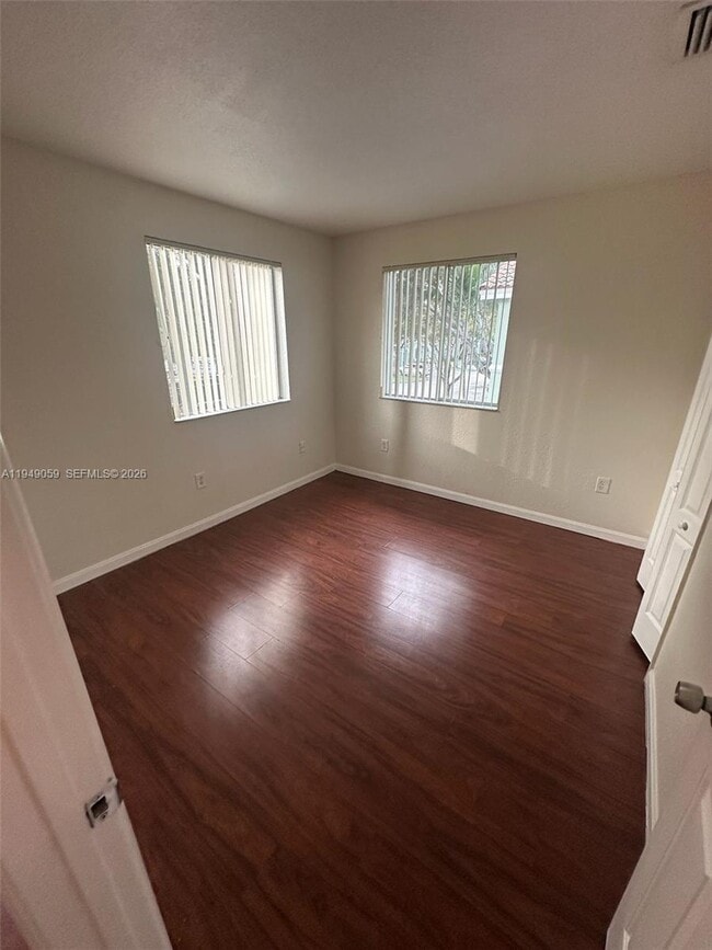 Building Photo - 1440 SE 24th Ct