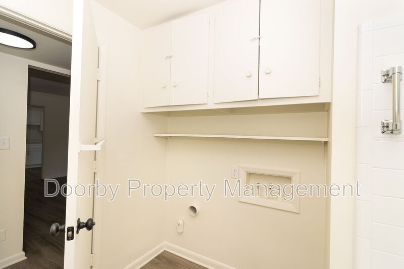 Building Photo - 513 Donaldson Rd