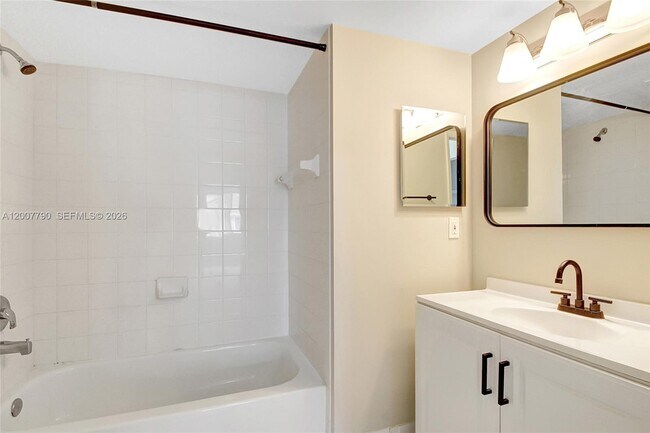 Building Photo - 7808 Sonoma Springs Cir