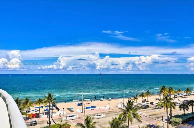 Building Photo - 3101 Bayshore Dr