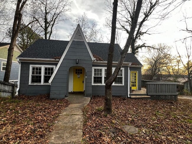 Primary Photo - 129 Boles St