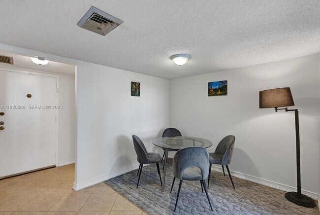 Building Photo - 100 Golden Isles Dr