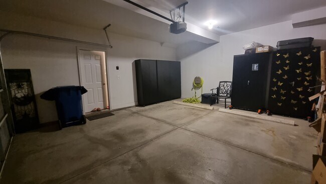 Building Photo - 7869 Ambassador Dr