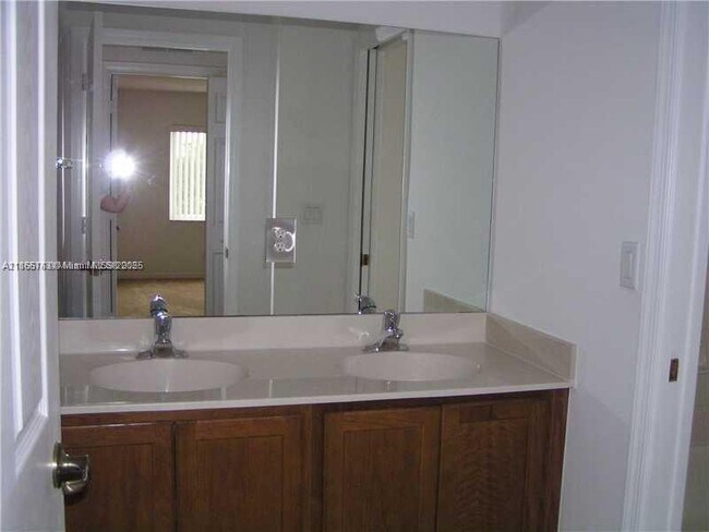 Building Photo - 1309 Alicante Ct