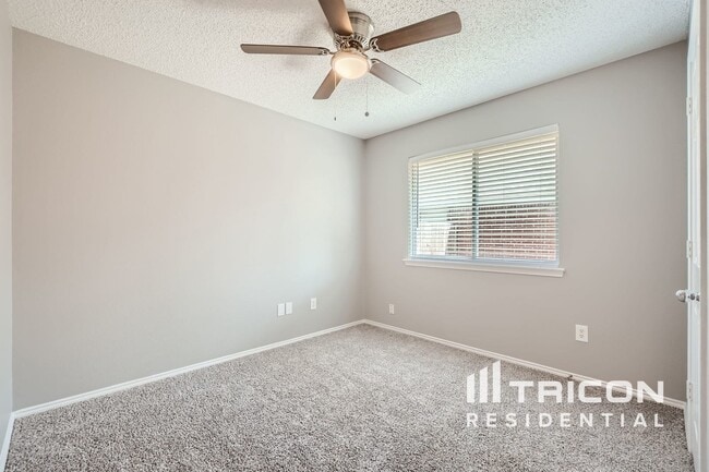 Building Photo - 115 Mulberry Ln
