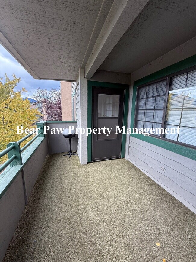 Building Photo - Beautiful Condo for Senior Living in North Evergreen!!