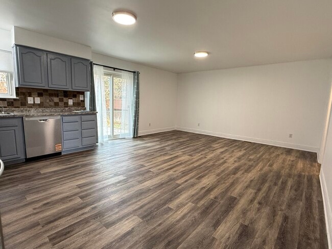 Building Photo - 12757 De Cook Dr