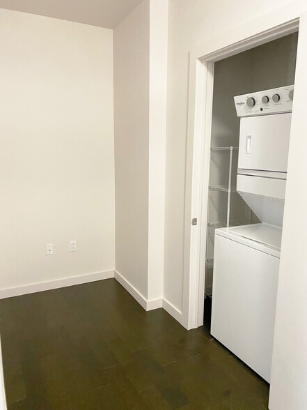 4301 Laundry Center - 515 Church St