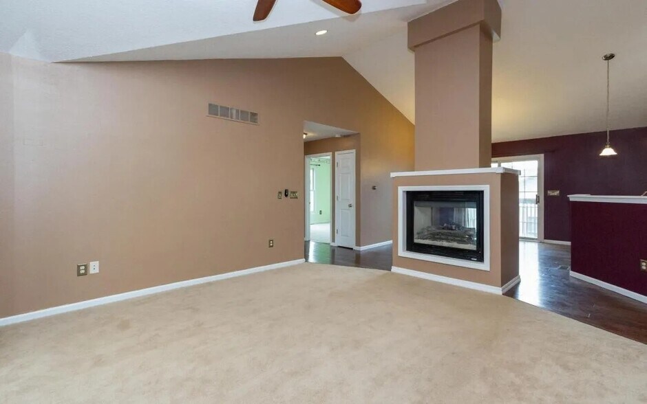 Building Photo - 4003 Marigold Dr