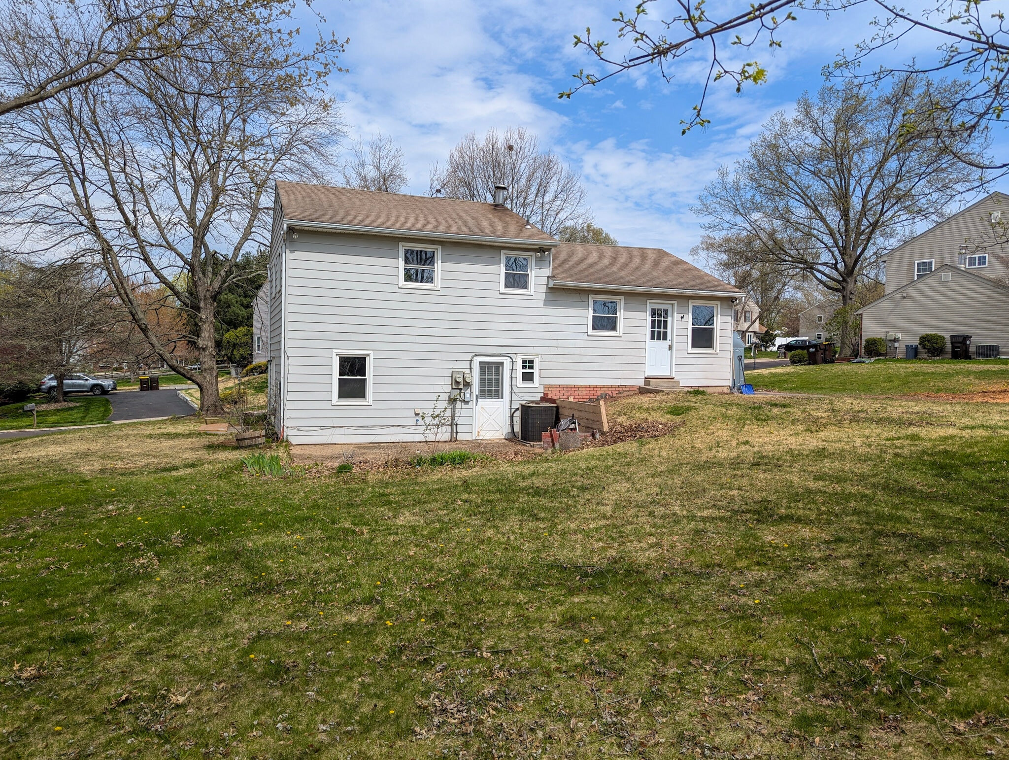 Building Photo - 1583 Yeakel Way