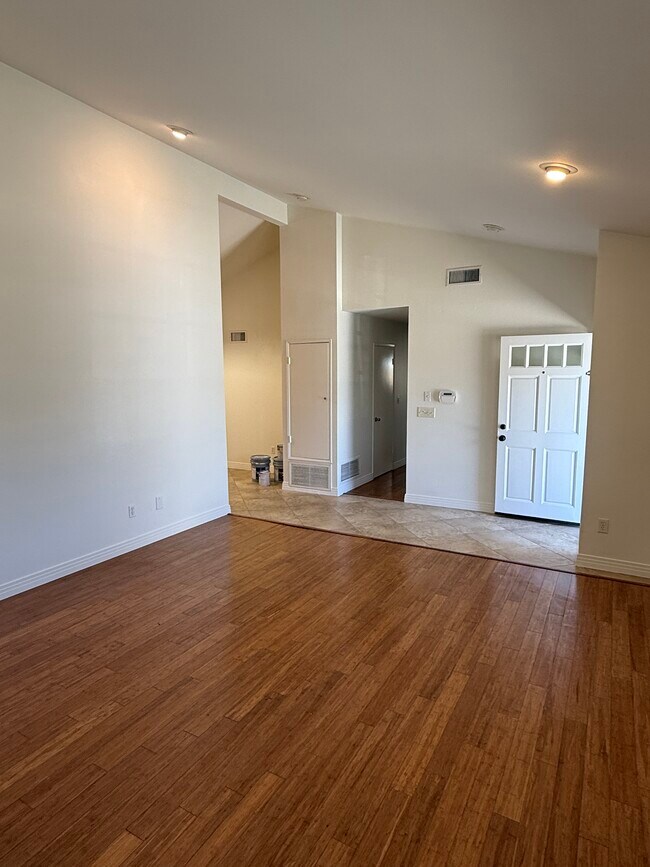 Building Photo - 17891 Quintana Ln