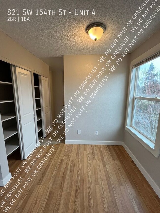 Building Photo - New Burien renovated 2 bedroom 1 bath- upp...