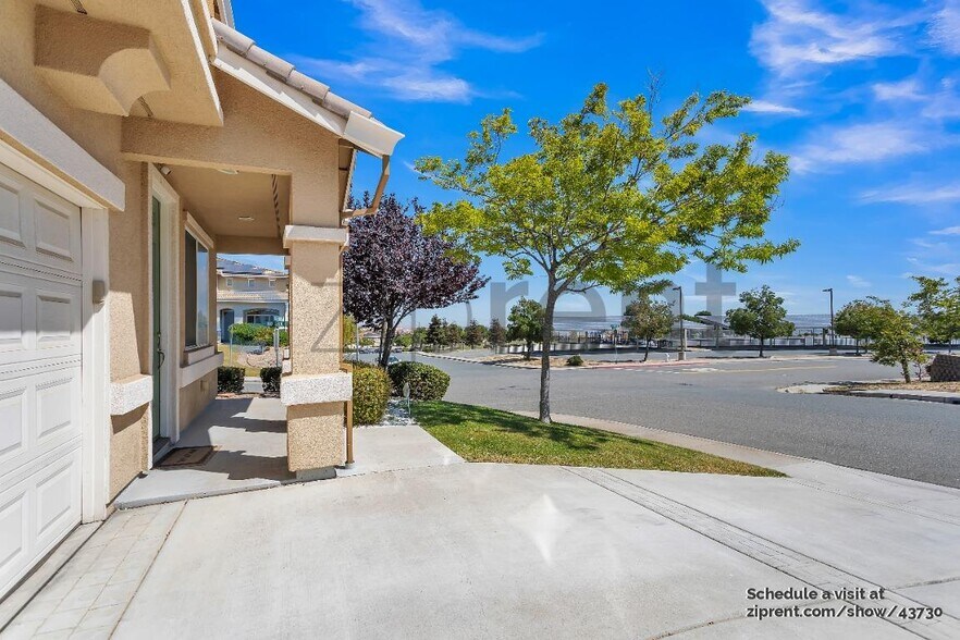 Building Photo - 2983 Rancho Bernado Dr