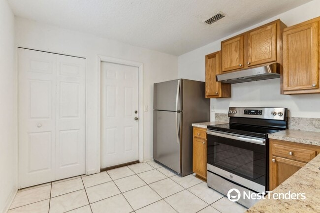 Building Photo - Great Amelia Island Location!