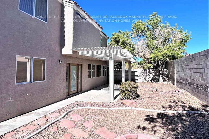 Building Photo - 539 Country Apple Ave