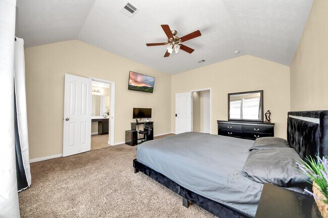 Building Photo - 3018 Wellington Pass Dr