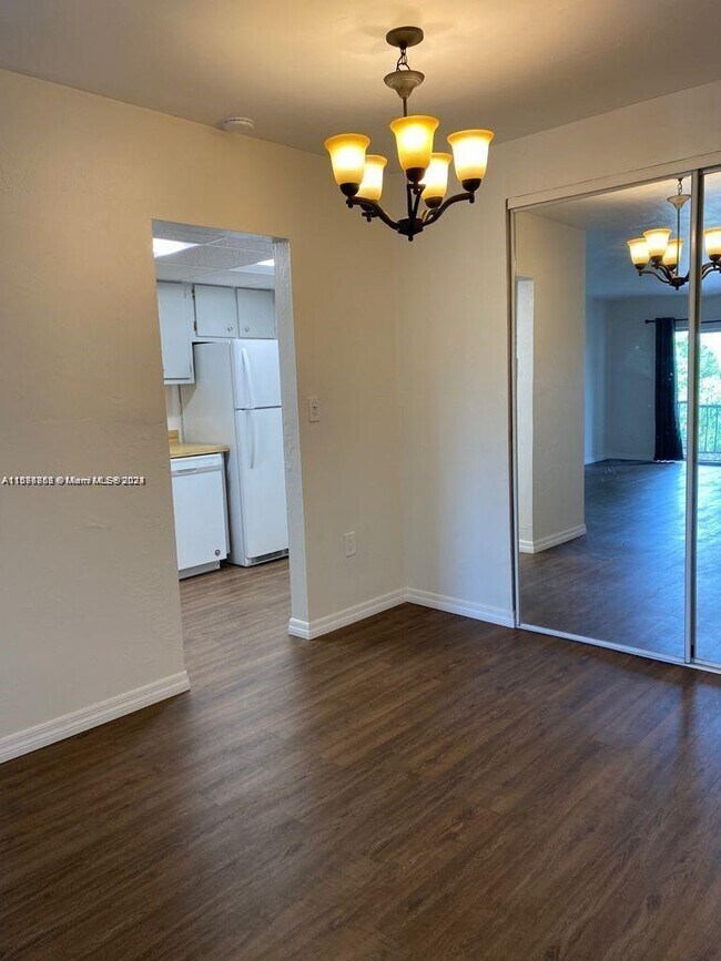 Building Photo - 7851 Miller Dr