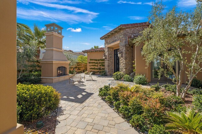 Building Photo - 75741 Via Stia